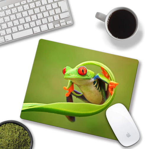 Green Mouse Pad with Cute Frog Design - Kawaii Office Decoration, Anti-Slip Rubber Base, 9.5 x 7.9 Inch