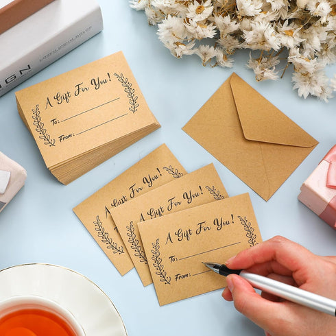 Gueevin 600 Pcs Mini Gift Card Envelopes, Holiday Gift Card Sleeves for Note Mailing, 3.69 x 2.69 in (Kraft Paper)