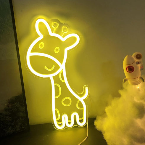 HOUJAUMAI 5V Giraffe Gifts for Kids Bedroom Night Light with Baby Smart Giraffe Lamp Cool Room Decor Bedside Lamp Boys