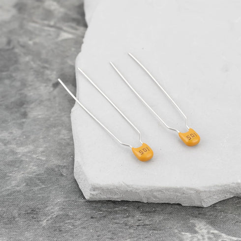 Be In Your Mind 50Pcs 1F 50V 5mm Ceramic Capacitor for Remote Control Car Fan Home Appliances Yellow