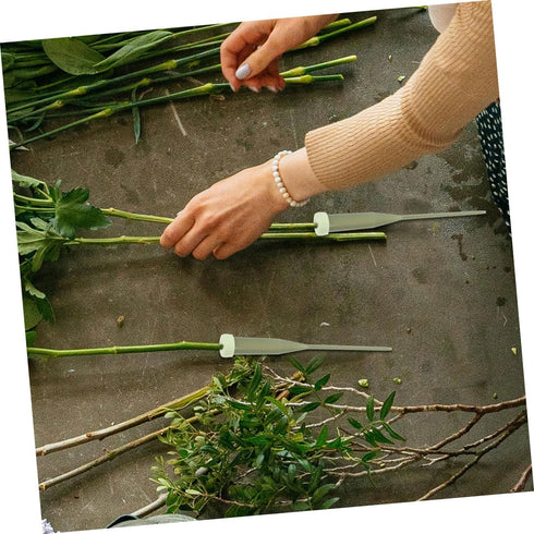 DECORNIJIA 100pcs Floral Water Tubes for Flower Arrangements Sturdy Plastic Vials for Fresh Flower Cuttings Optimal