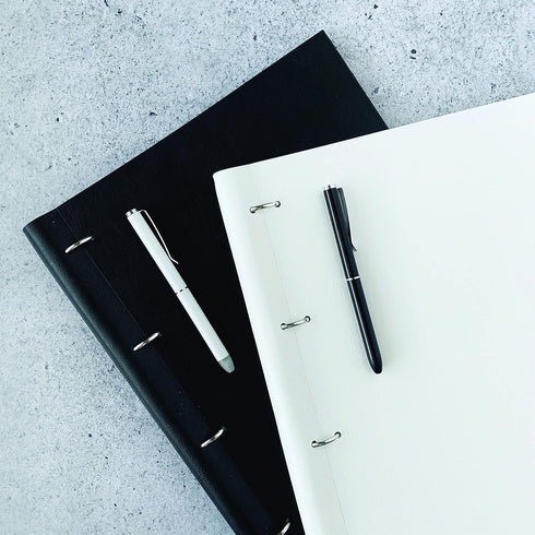 Filofax Clipbook, A4 Size, Classic Monochrome Collection, Refillable Notebook in Black (B144000)