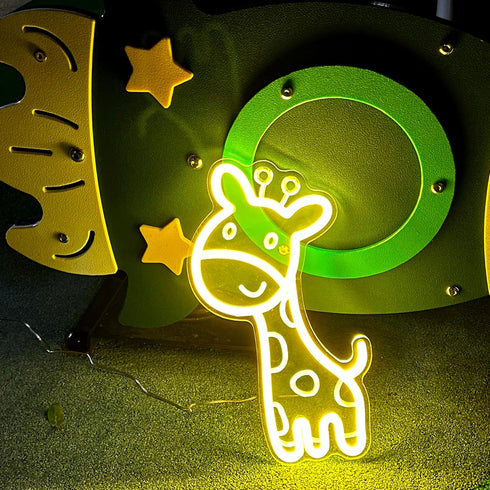 HOUJAUMAI 5V Giraffe Gifts for Kids Bedroom Night Light with Baby Smart Giraffe Lamp Cool Room Decor Bedside Lamp Boys