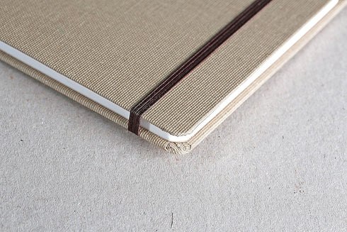 Clairefontaine - Ref 96101C - Goldline Landscape Travel Album (Pack of 32 Pages) - A6 (105 x 148mm) in Size, 180gsm Paper, Elastic Strap Closure - Suitable for Wet & Dry Techniques by Clairefontaine